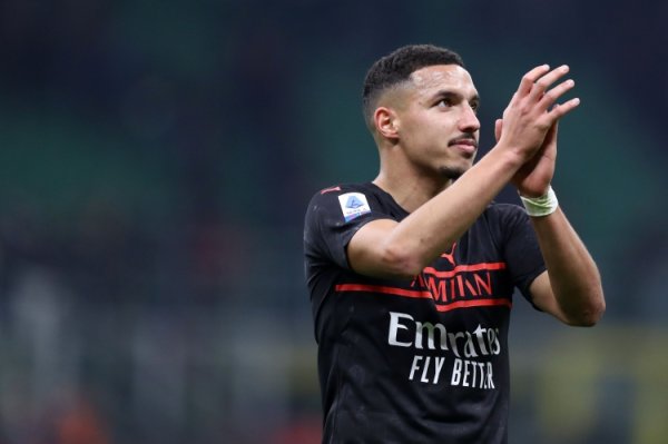 Longo: Milan sẽ gặp người đại diện của Bennasser, anh ta chưa được thuyết phục tham gia Trabzon