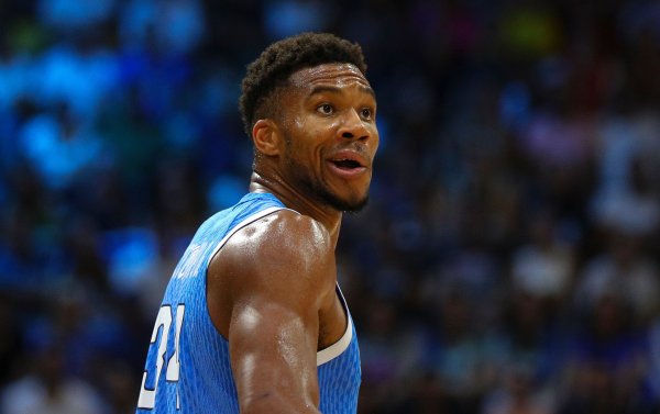 Những gì quái vật! Antetokounmpo trung bình 27,7 điểm mỗi trận trong vòng bảng, tỷ lệ bắn là 69,6% cao hơn tỷ lệ ném miễn phí