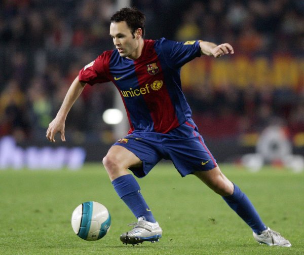 Iniesta nhớ lại khi tham gia Barcelona: Đó là một trong những đêm khó khăn nhất trong cuộc sống, và luôn có nhịp độ lo lắng