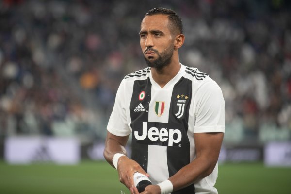 Benatia: Allegri hứa rằng tô